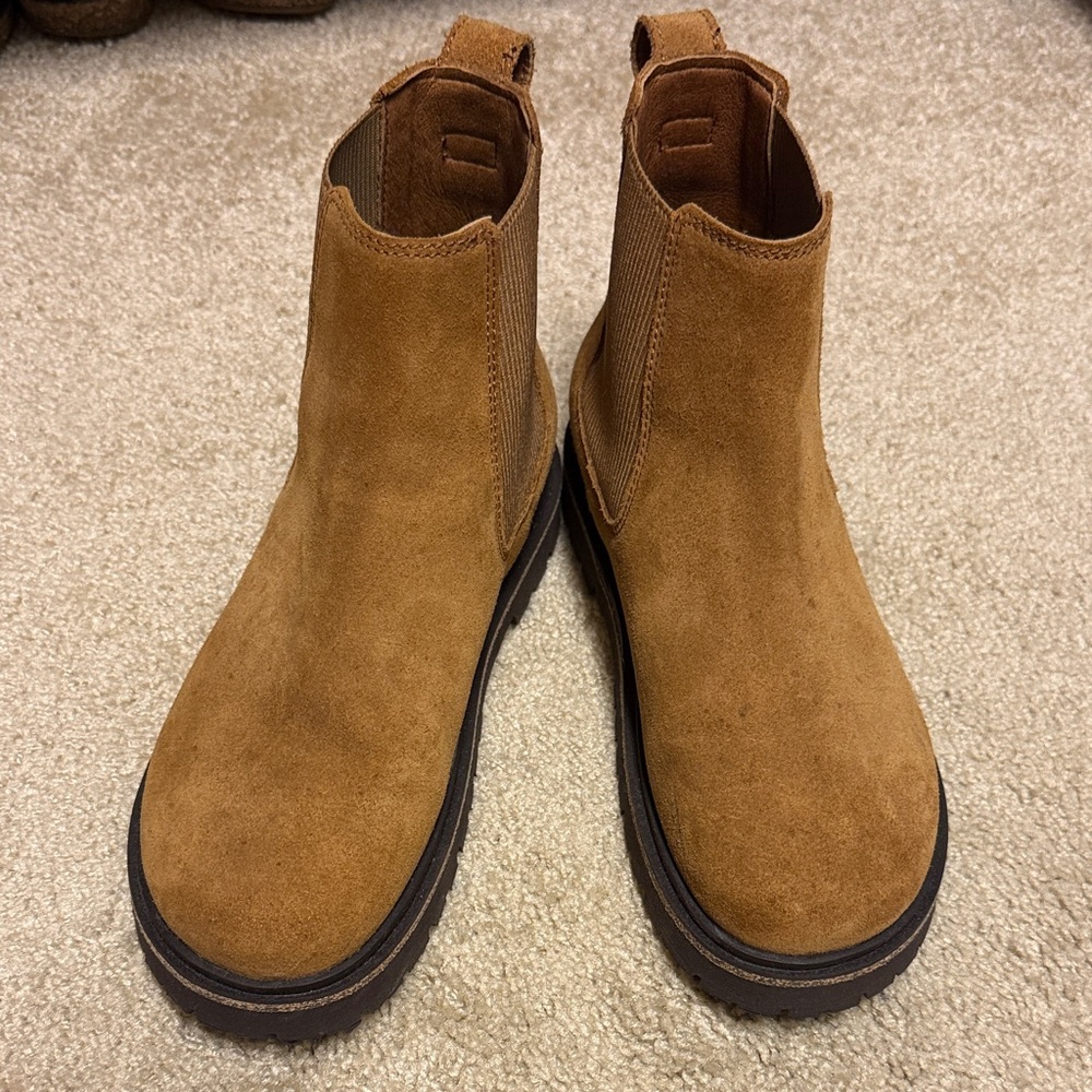 Tan Suede Chelsea Boots